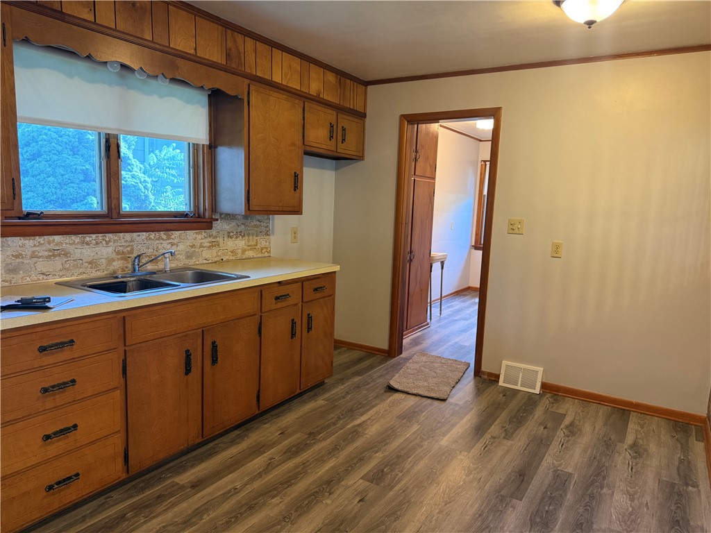 501 Clinton Avenue Property Photo 17