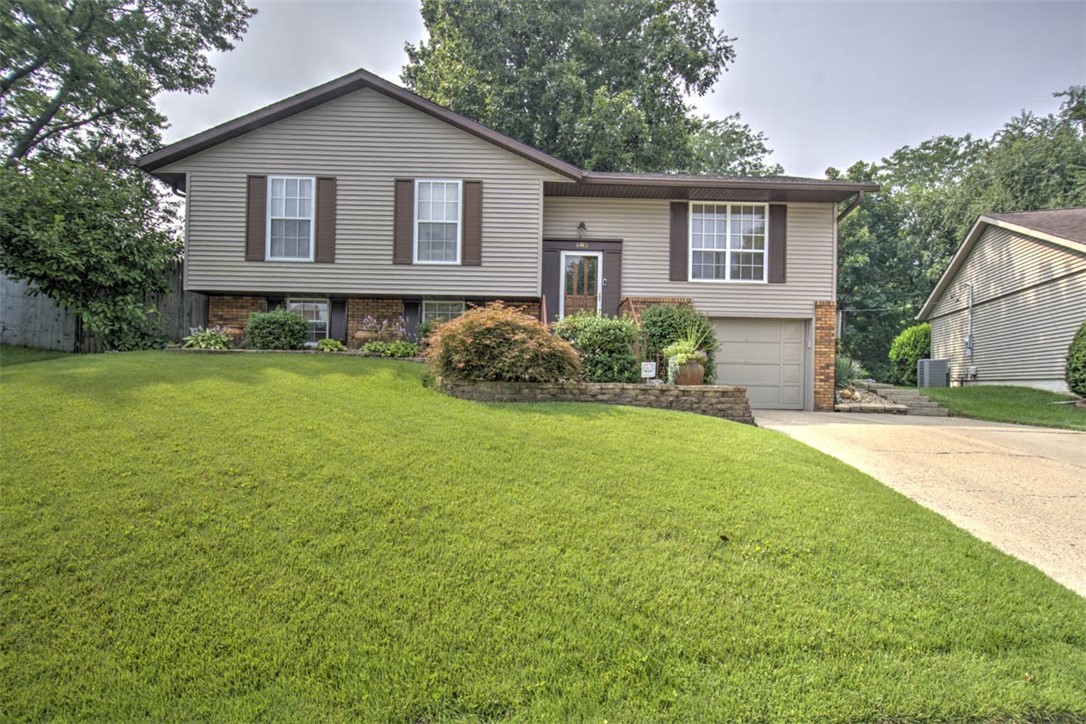 985 Montgomery Court Property Photo 1