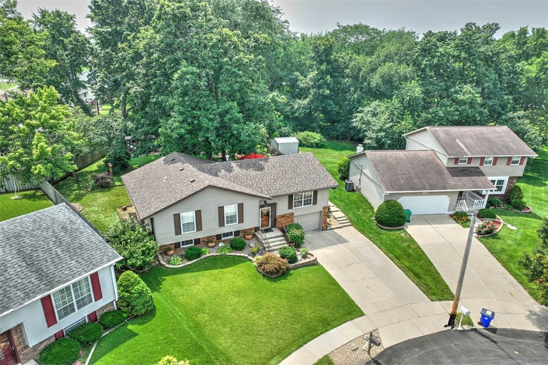 985 Montgomery Court Property Photo 4