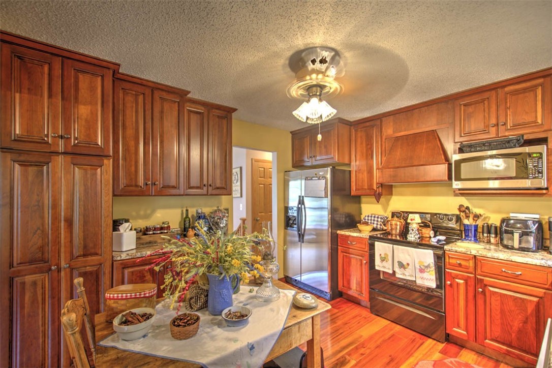 985 Montgomery Court Property Photo 11