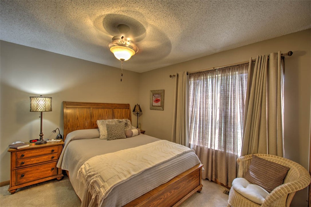985 Montgomery Court Property Photo 15