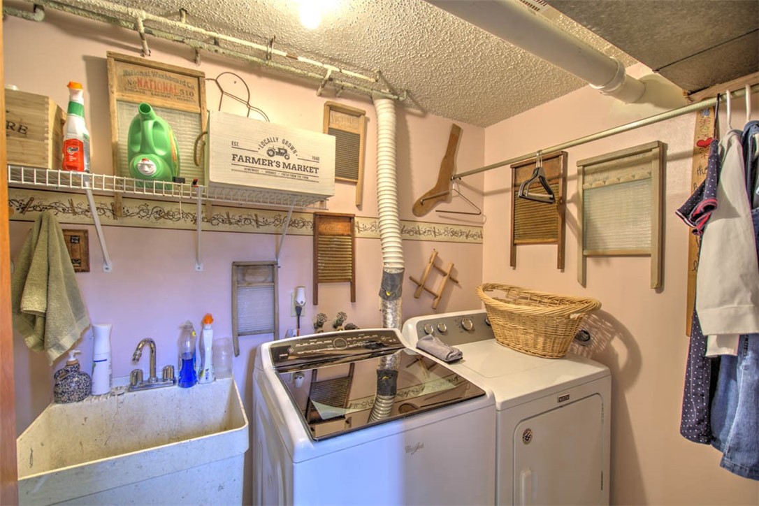 985 Montgomery Court Property Photo 25
