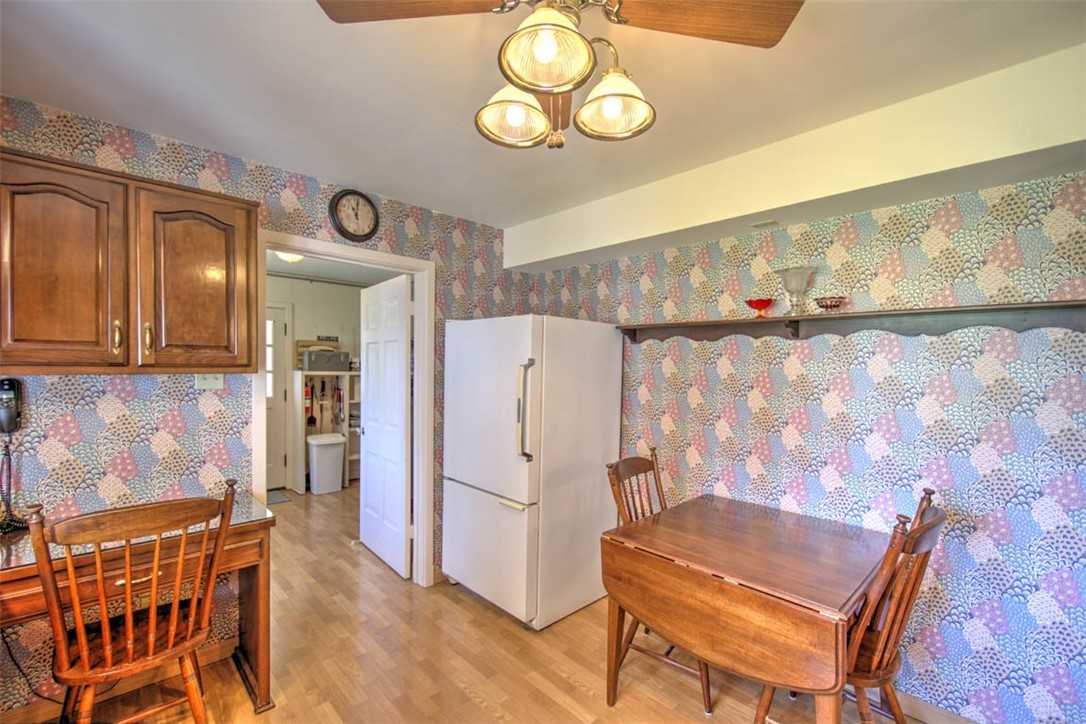 222 E North Street Property Photo 10