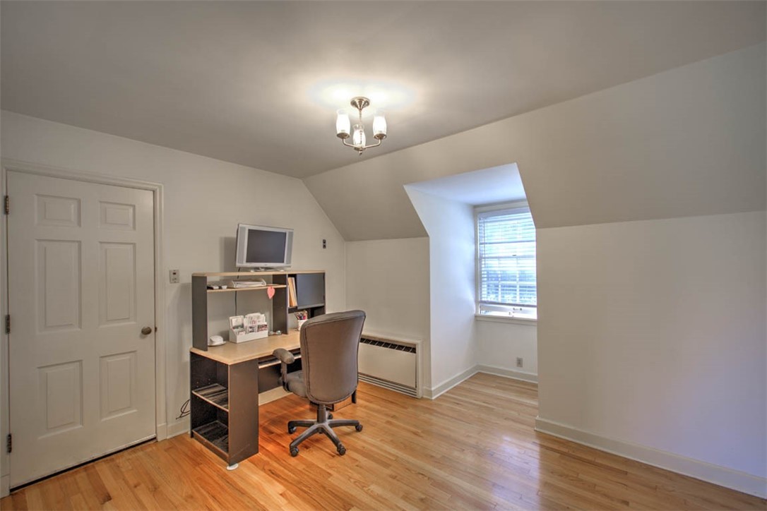 222 E North Street Property Photo 15