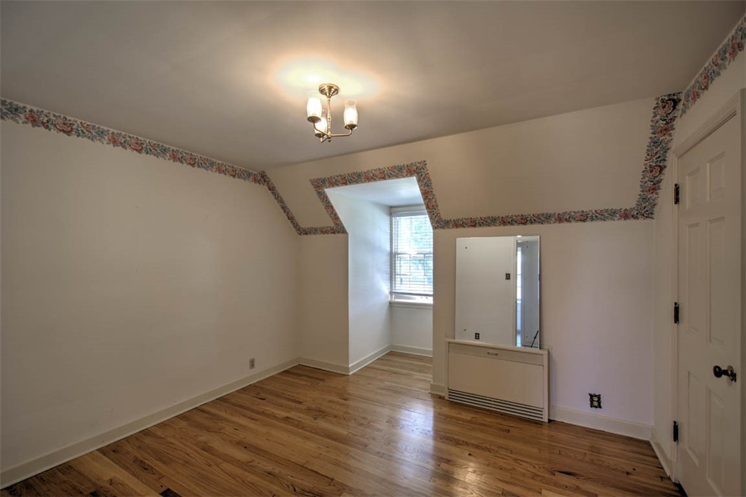 222 E North Street Property Photo 16