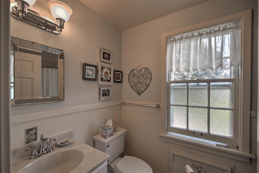 222 E North Street Property Photo 17