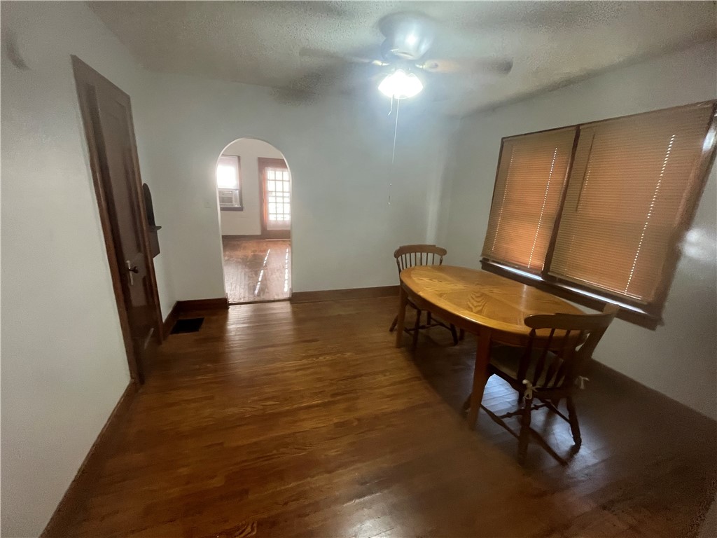 703 10th Street Property Photo 5