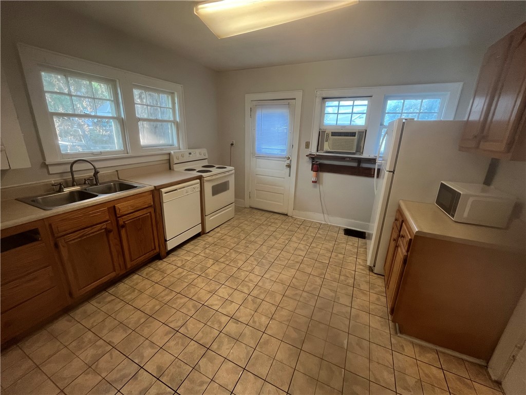 703 10th Street Property Photo 6