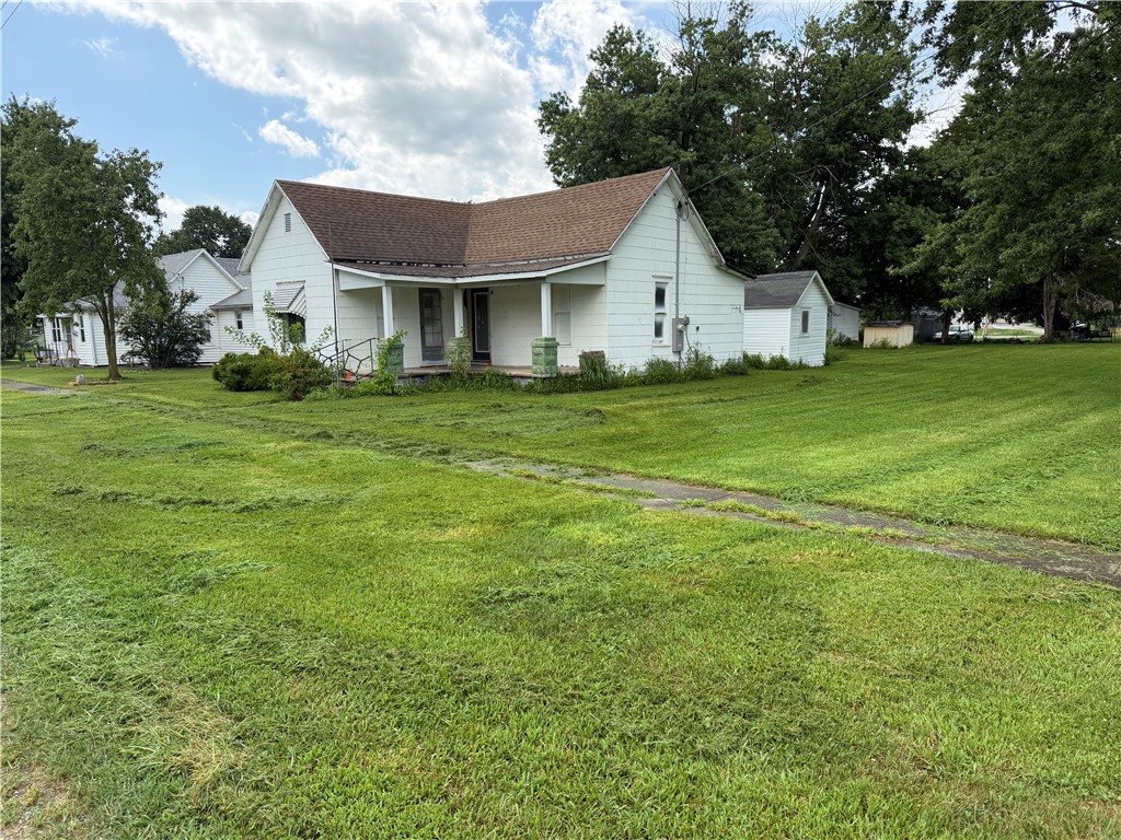 111 Oak Avenue Property Photo 3