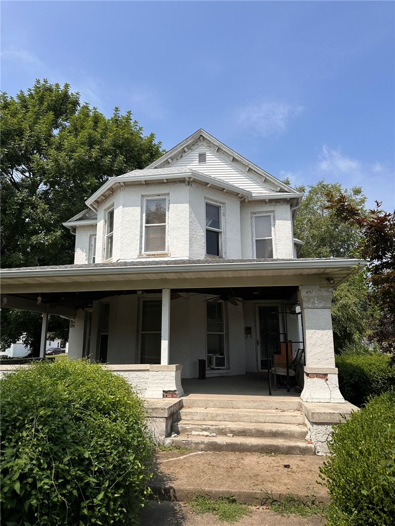 201 S Lafayette Street Property Photo 3
