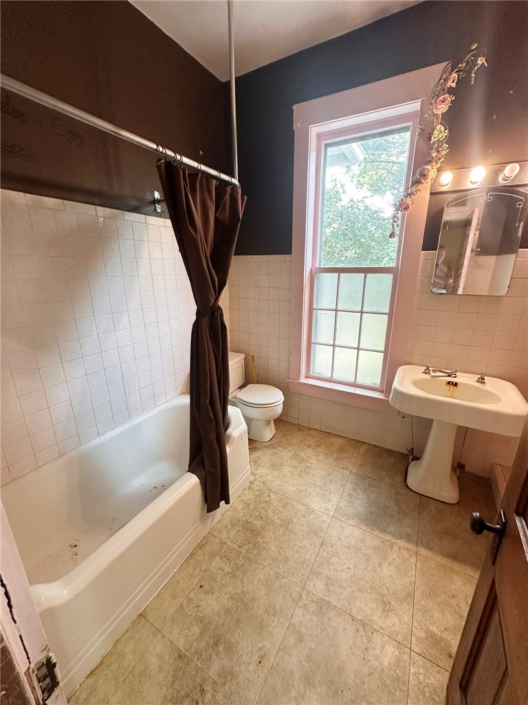 201 S Lafayette Street Property Photo 14