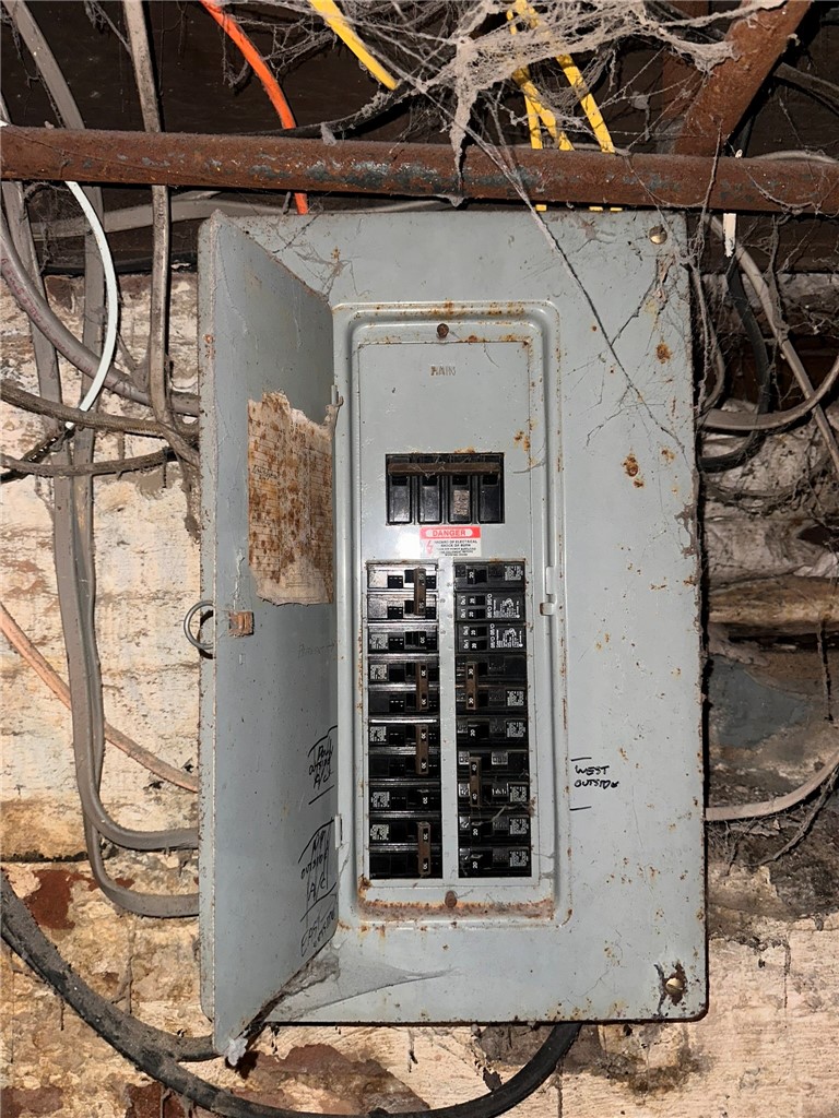 201 S Lafayette Street Property Photo 16