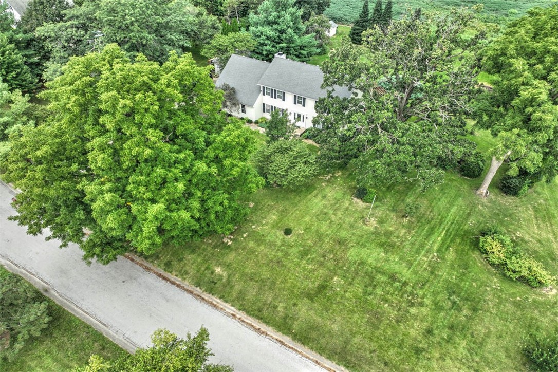 8566 Hickory Hills Drive Property Photo 4