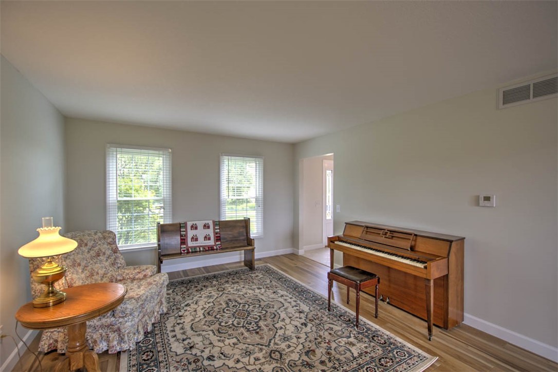 8566 Hickory Hills Drive Property Photo 12