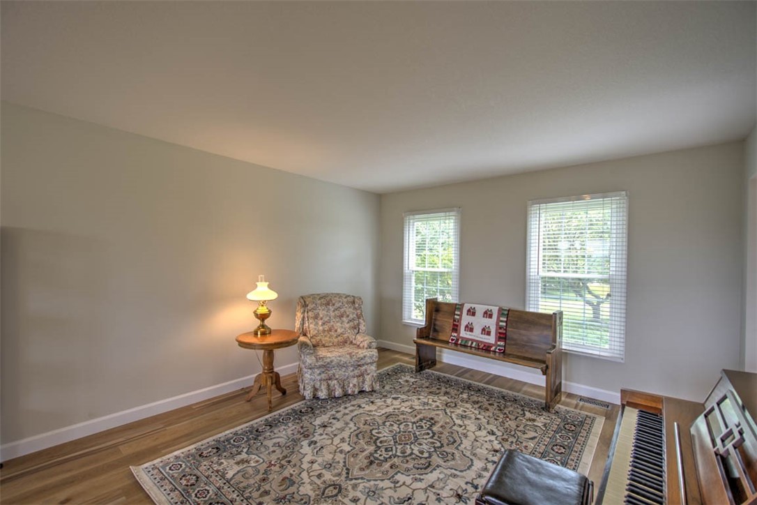8566 Hickory Hills Drive Property Photo 13