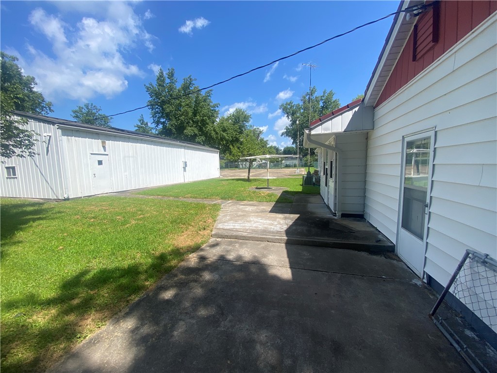 1101 N Rector Avenue Property Photo 4