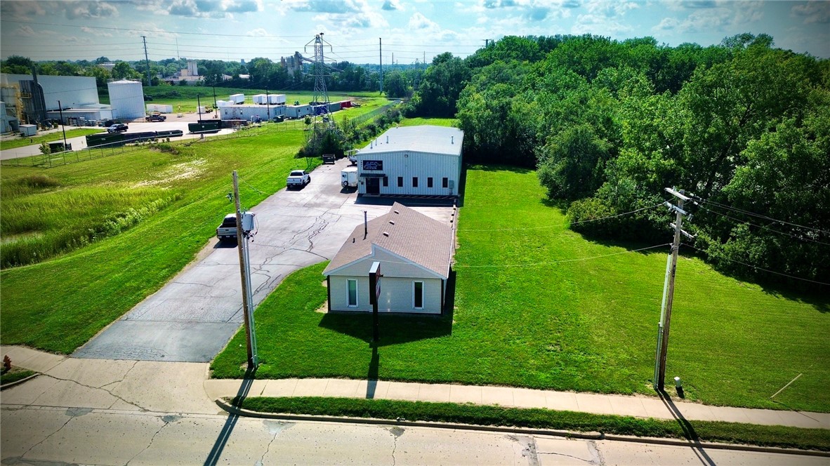 2801 & 2805 N Jasper Street Property Photo 4