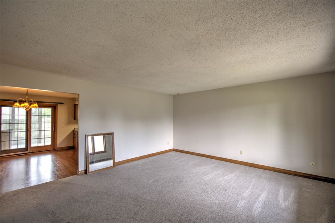 147 Fenway Drive Property Photo 9