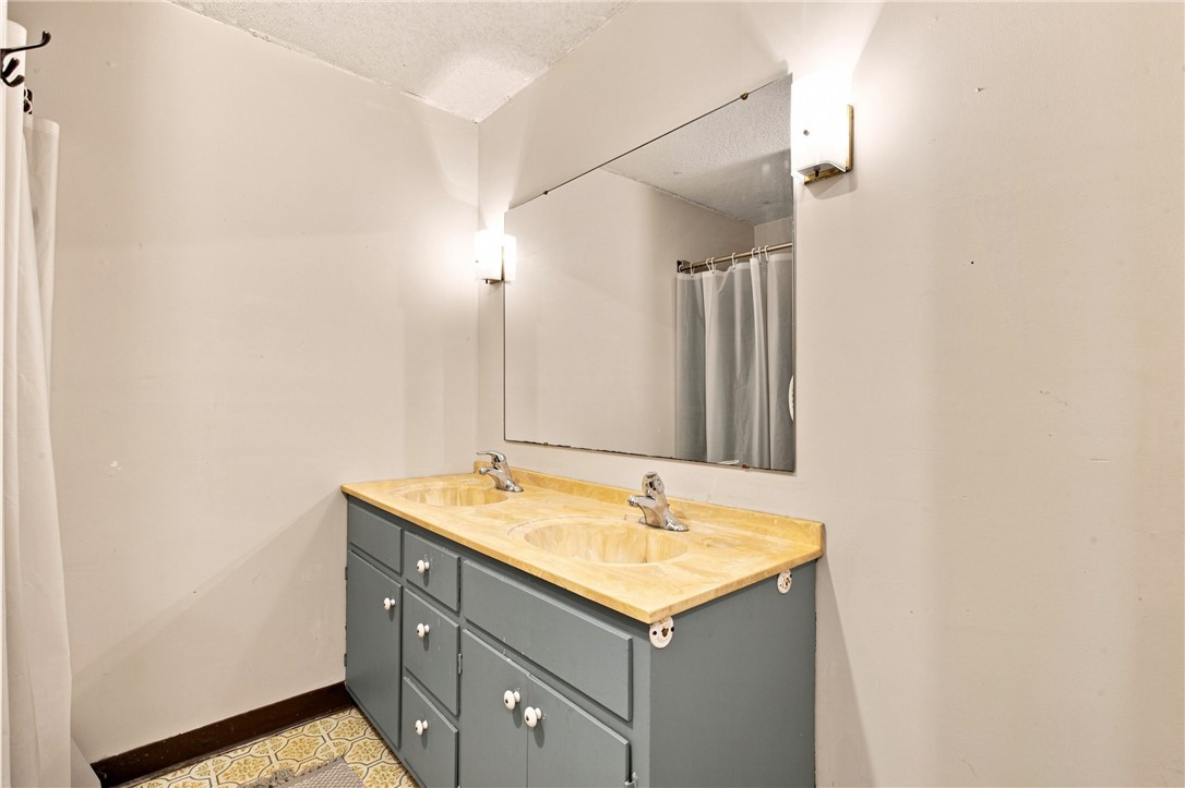 439 County Road 200 E Avenue Property Photo 26