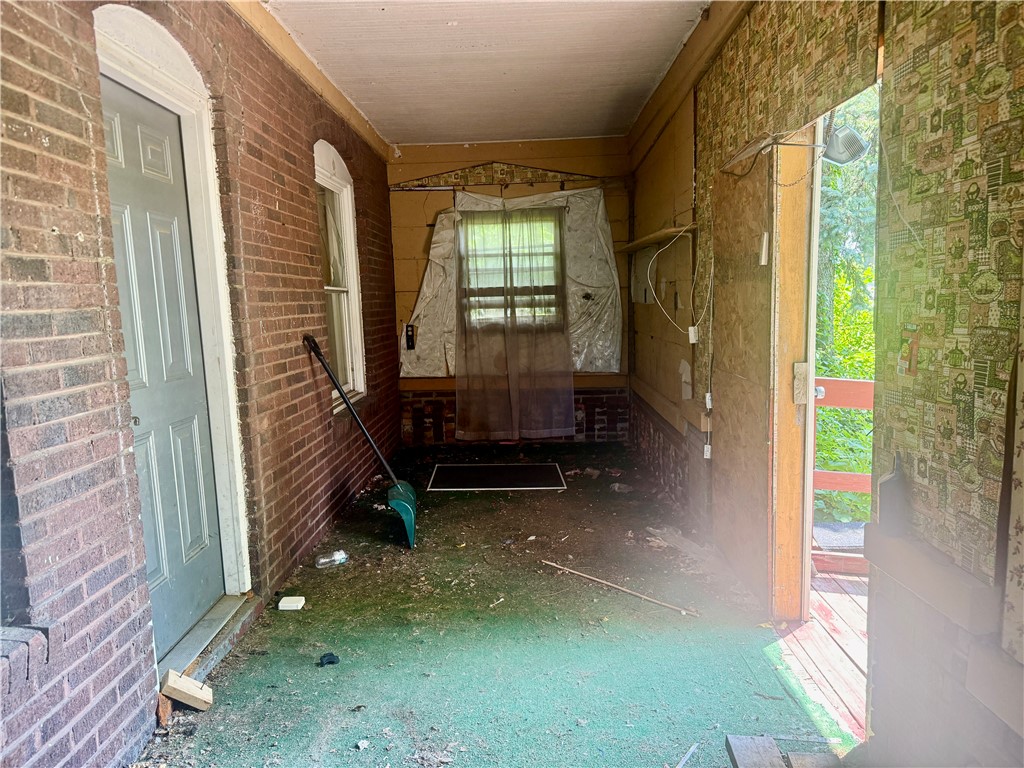 944 E Johns Avenue Property Photo 2
