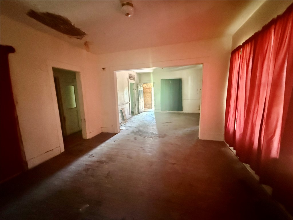 944 E Johns Avenue Property Photo 4