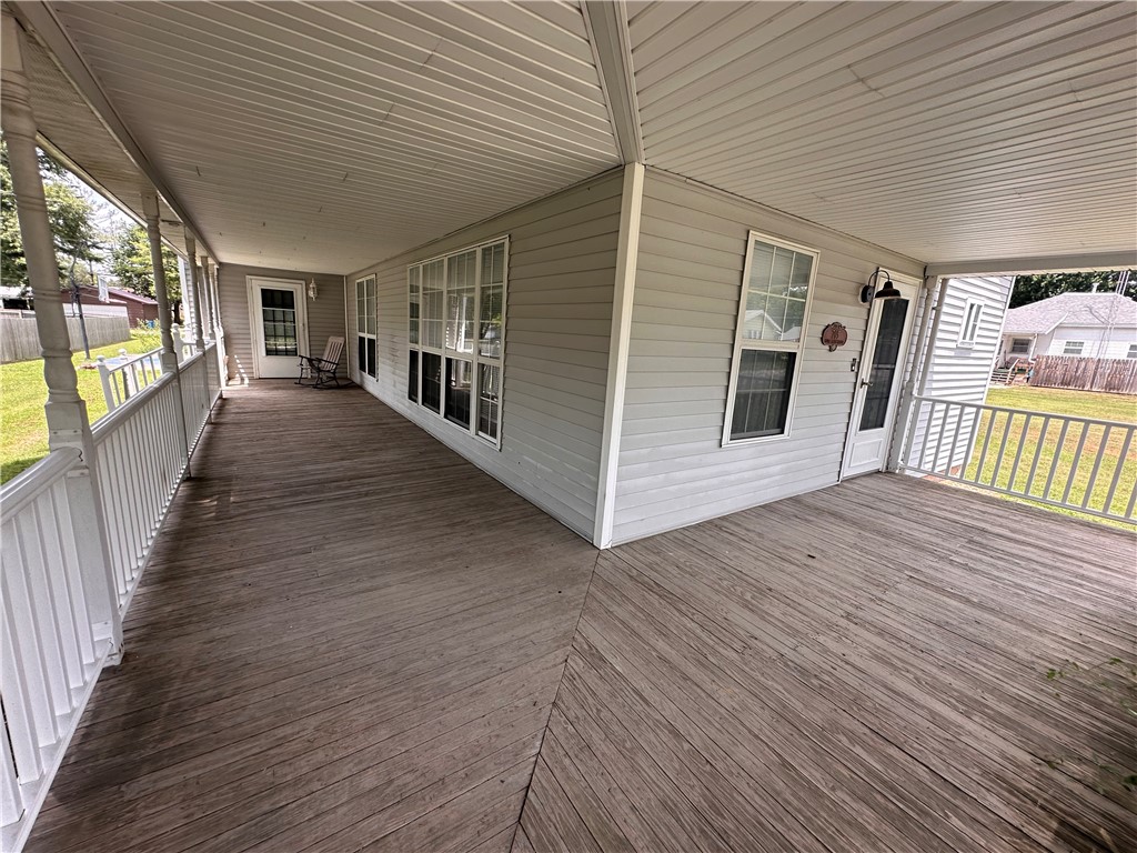 705 S Maple Street Property Photo 2