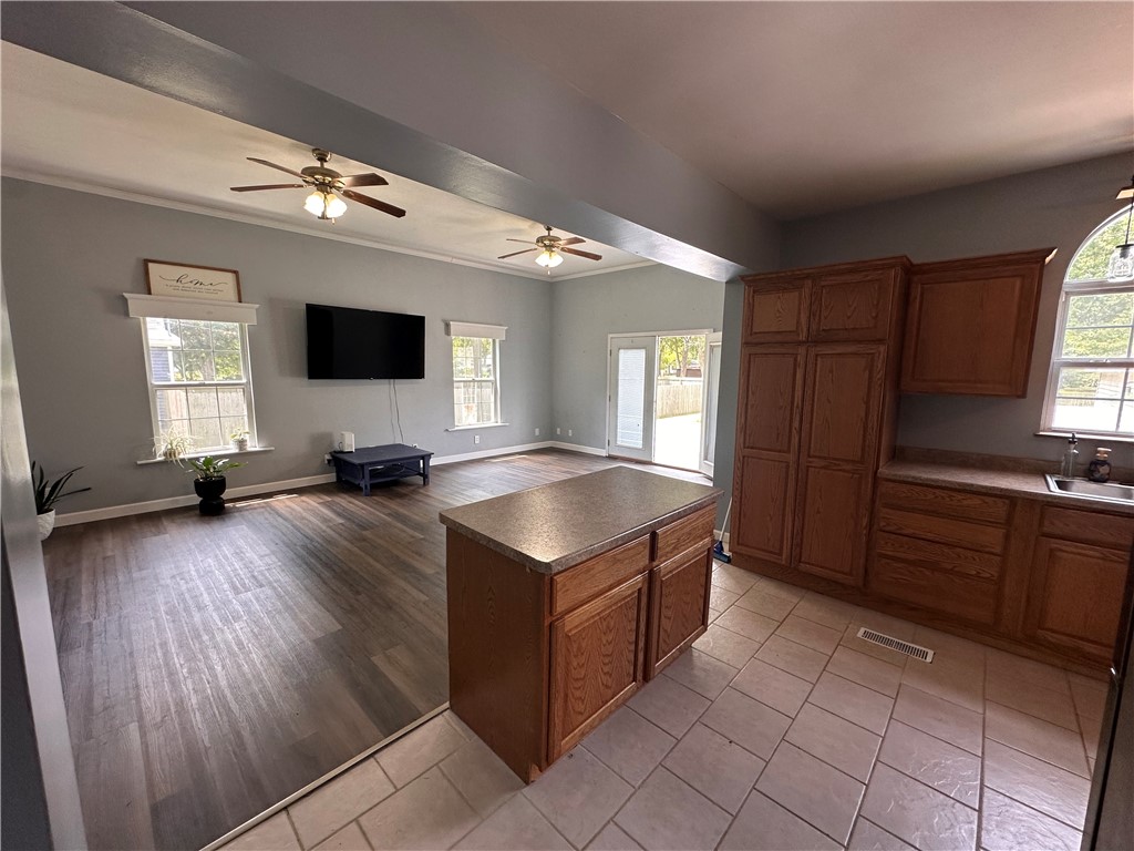 705 S Maple Street Property Photo 5