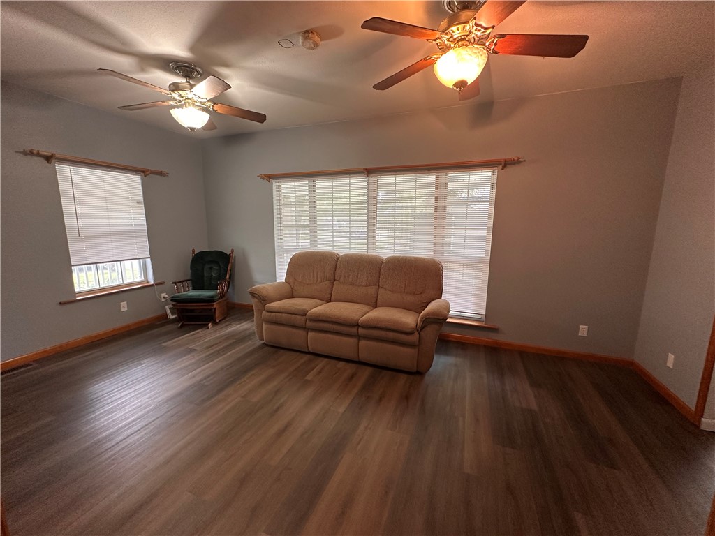 705 S Maple Street Property Photo 11