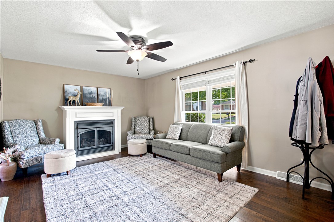 1004 Oceola Street Property Photo 8