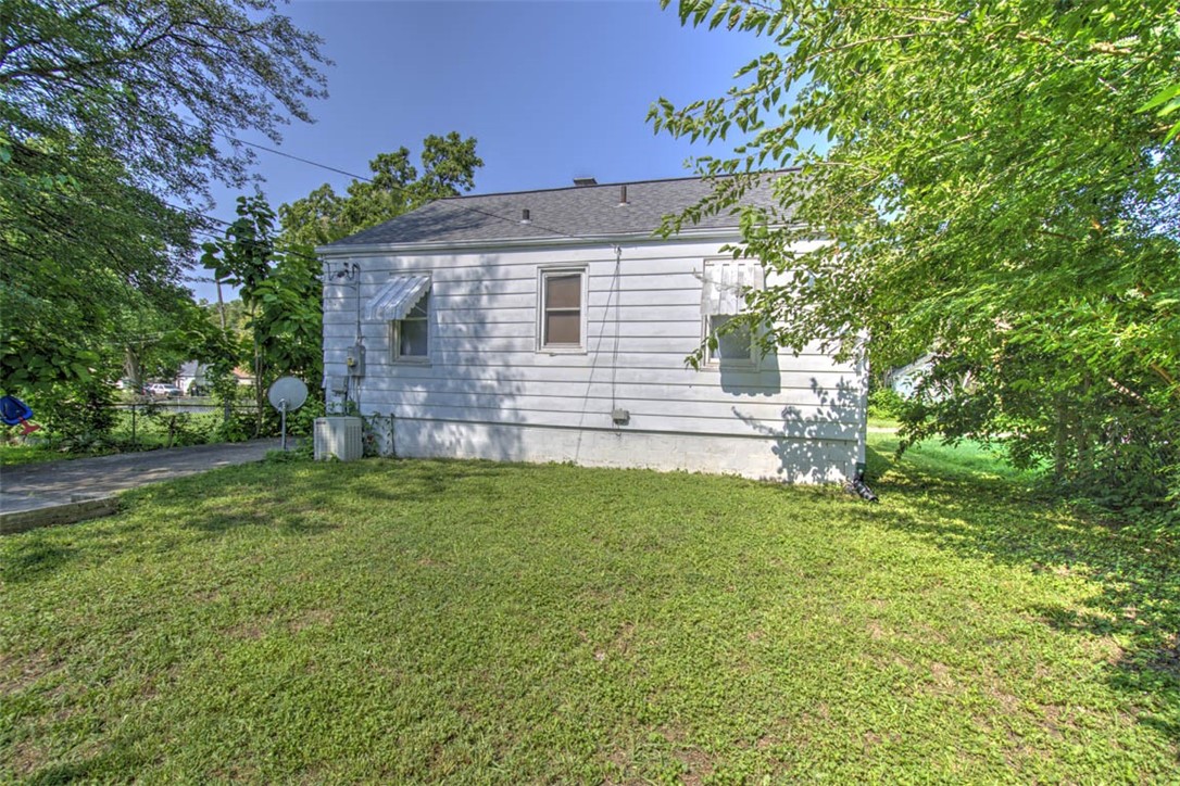 1966 N Lowber Street Property Photo 15