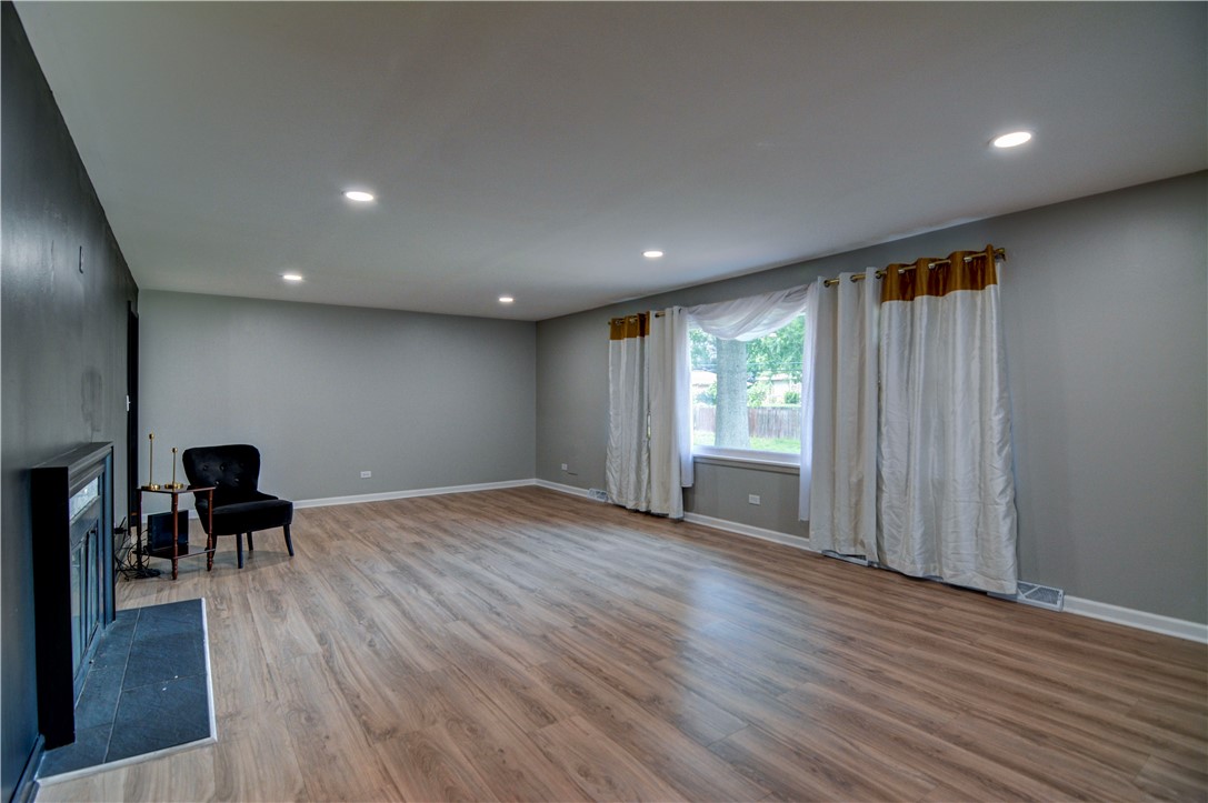 8 Ne Carroll Drive Property Photo 5