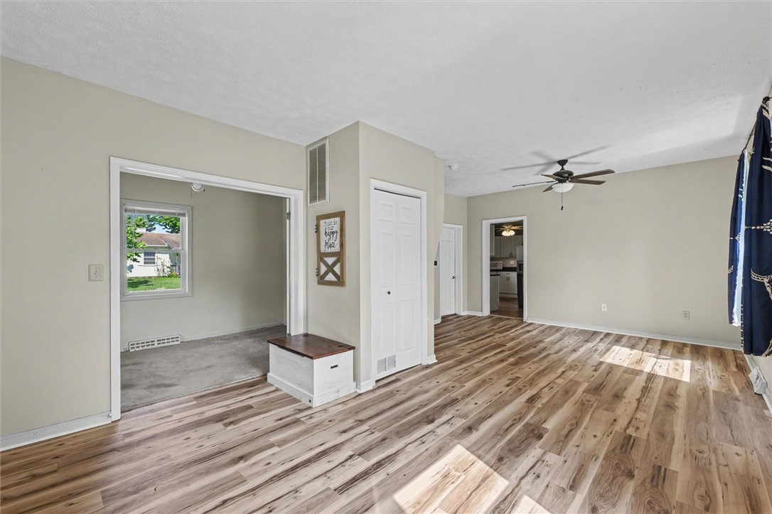 708 W Water Street Property Photo 4