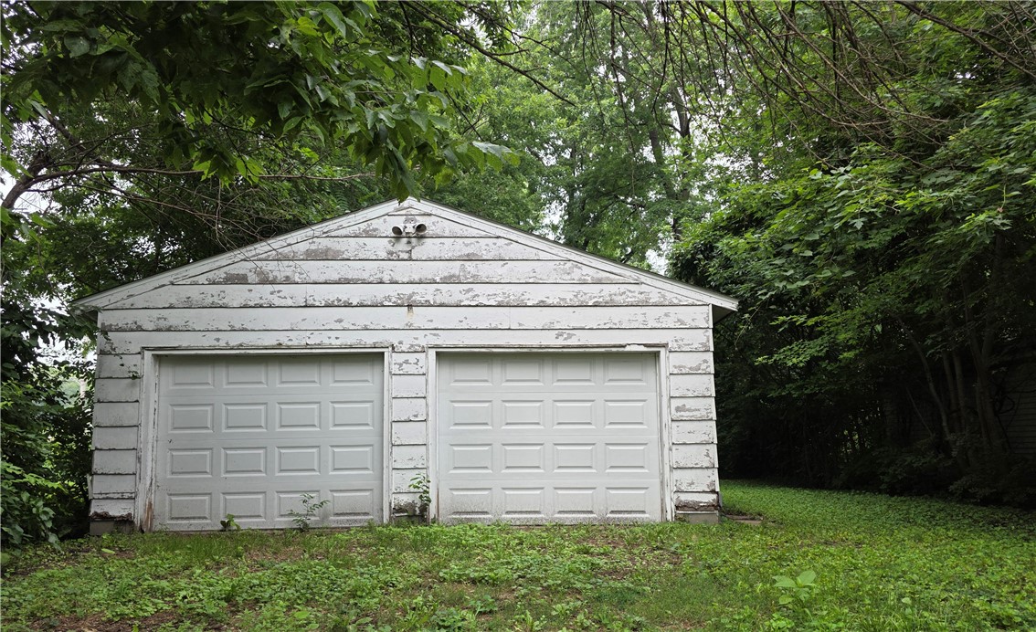 3820 E Grand Avenue Property Photo 5