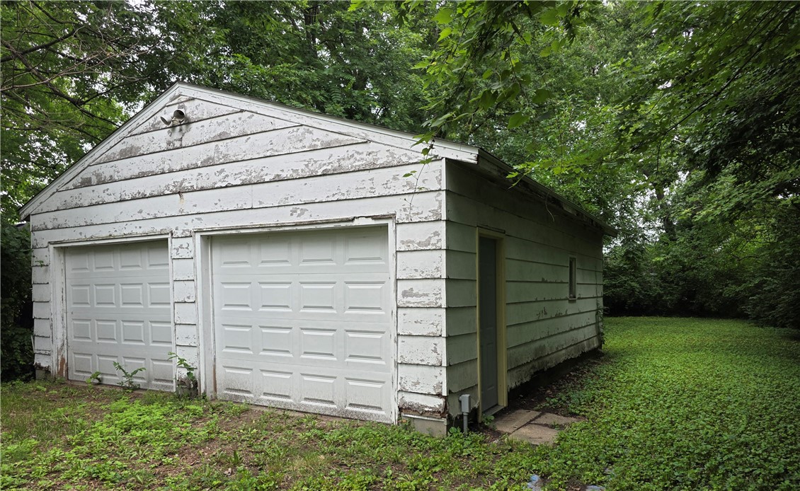 3820 E Grand Avenue Property Photo 6
