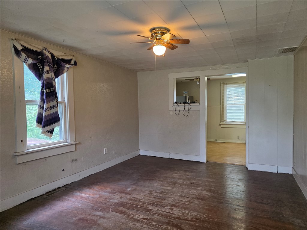3820 E Grand Avenue Property Photo 10