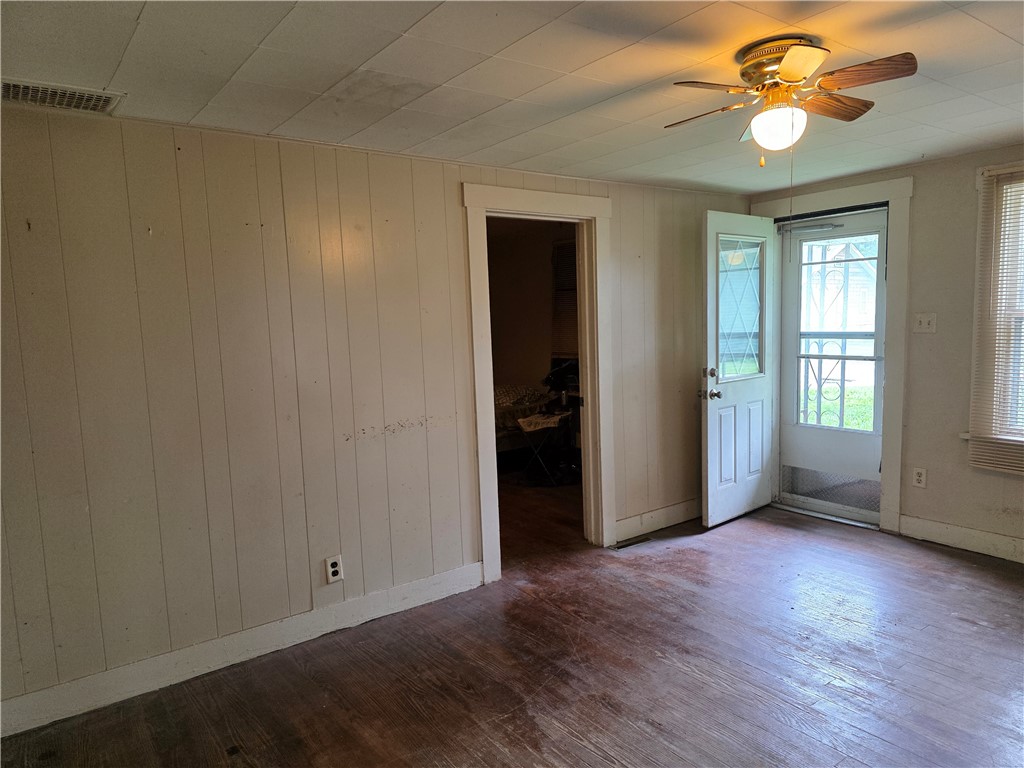 3820 E Grand Avenue Property Photo 12