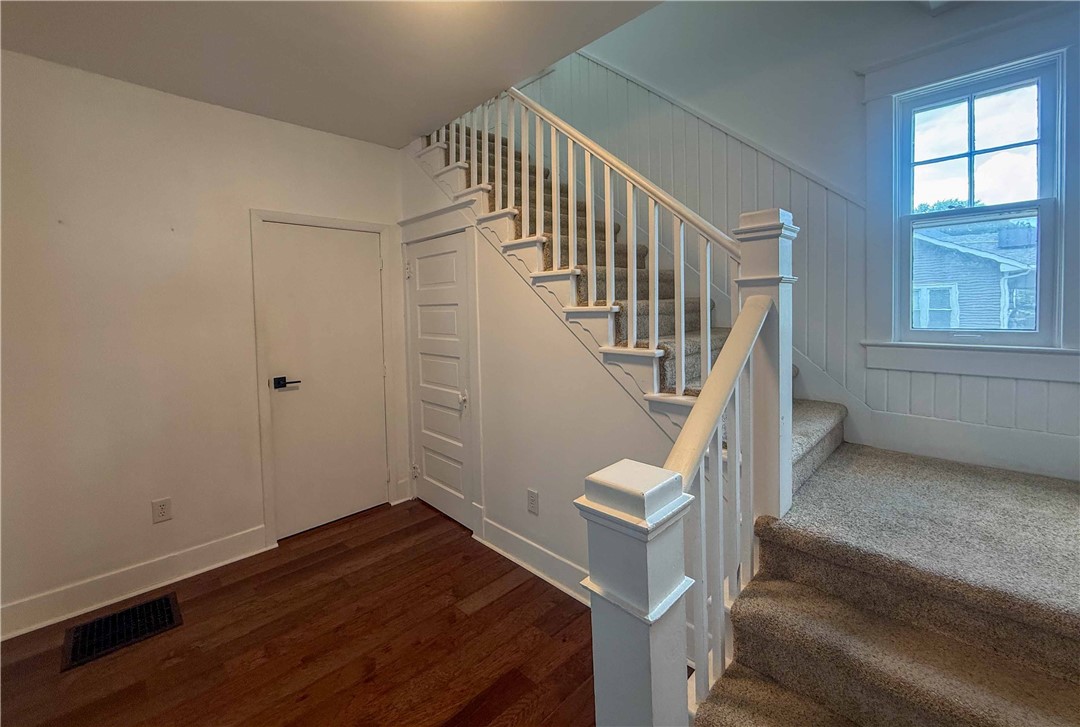 506 Webster Street Property Photo 2