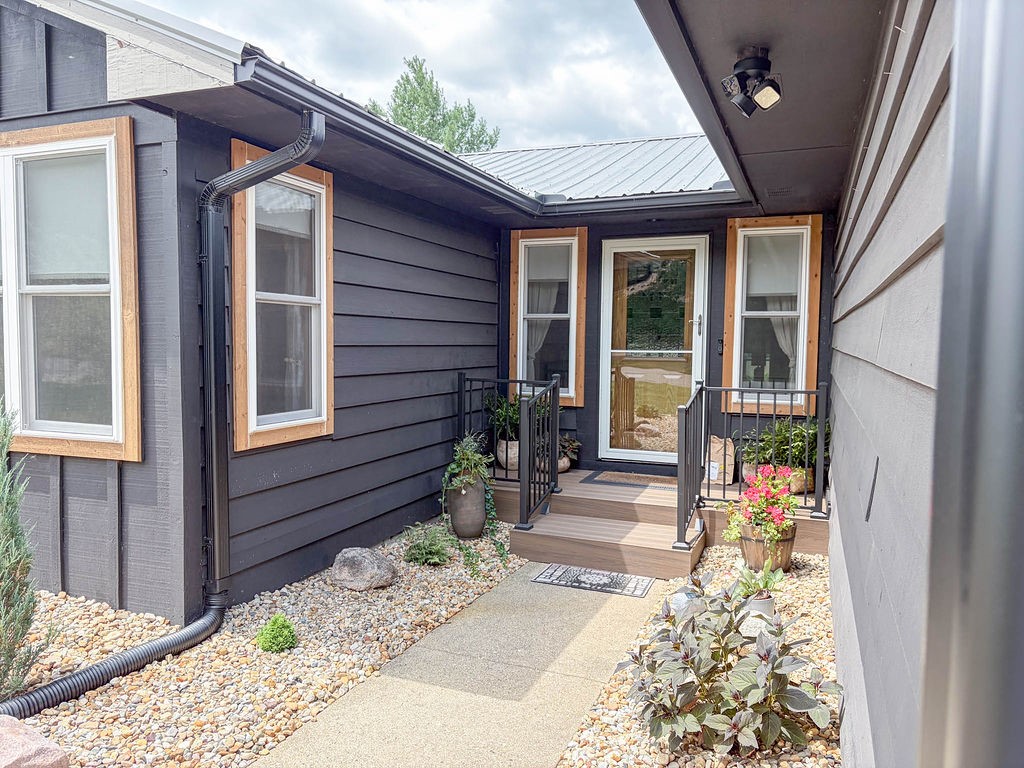 3822 Tuttle Street Property Photo 1