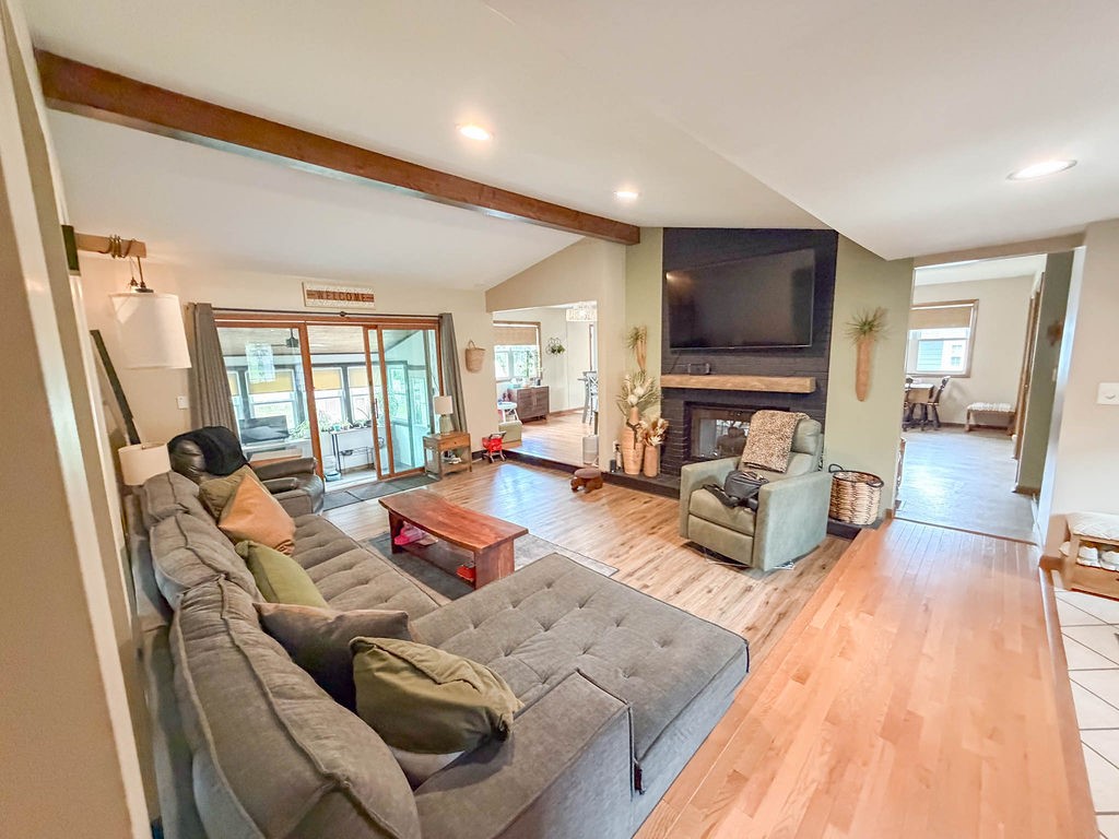 3822 Tuttle Street Property Photo 5