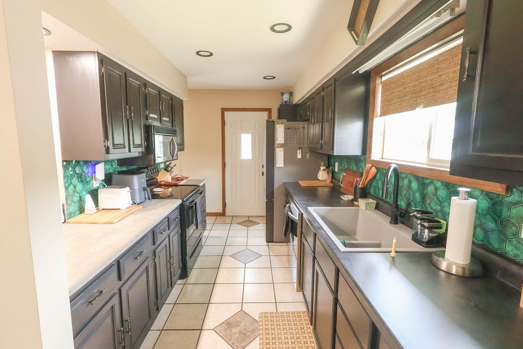 3822 Tuttle Street Property Photo 7