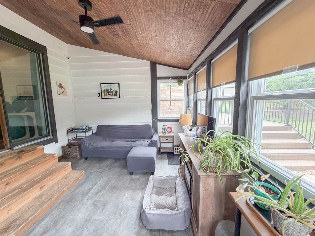 3822 Tuttle Street Property Photo 14