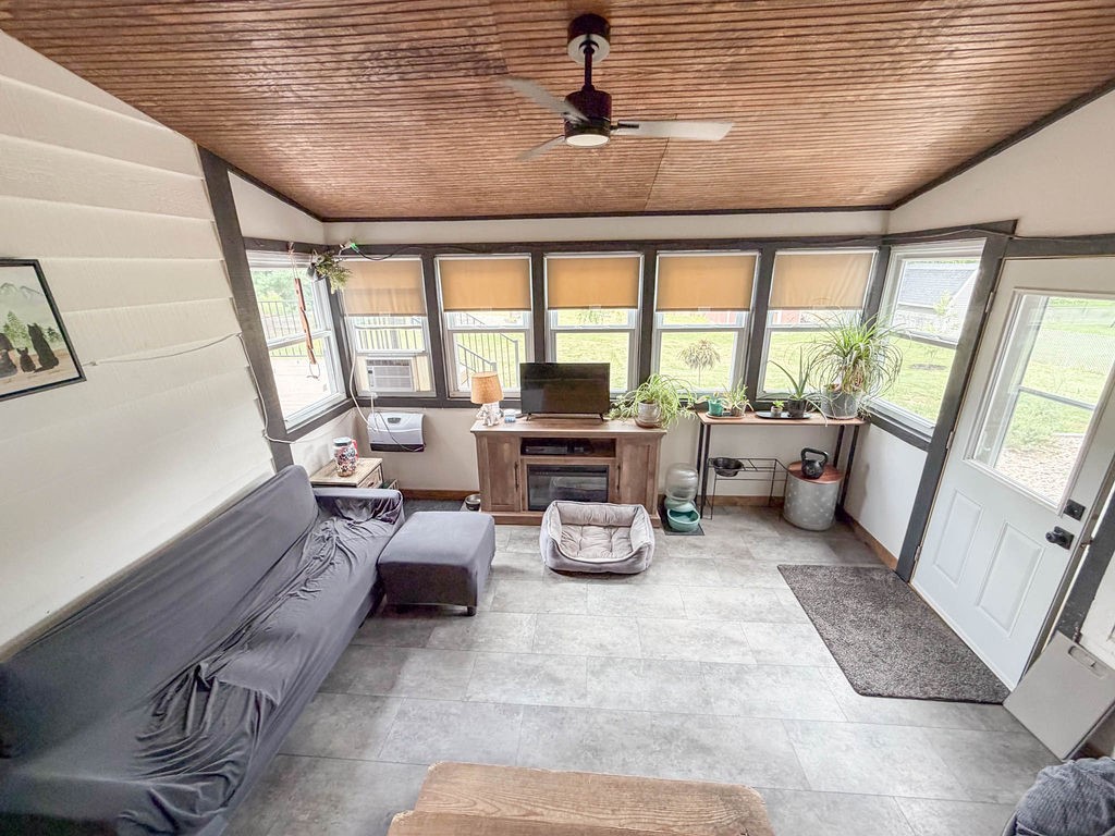 3822 Tuttle Street Property Photo 15