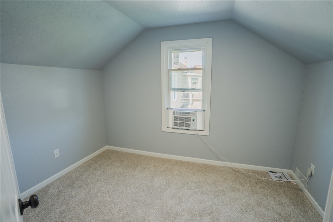 304 Saint Anthony Avenue Property Photo 31