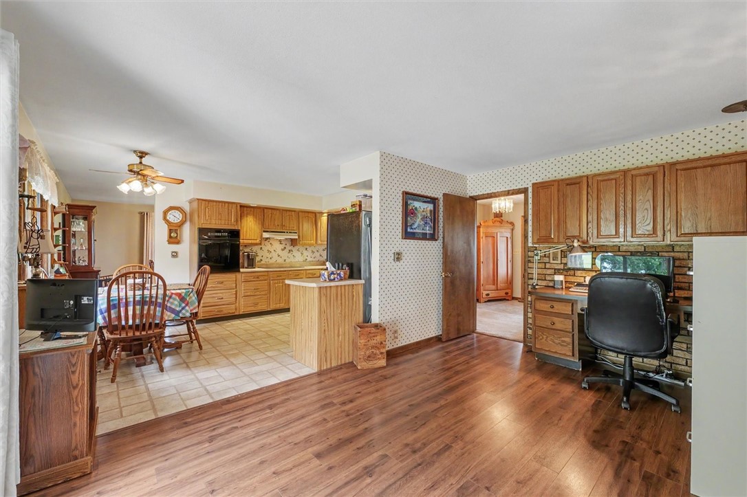 52 N County Road 3000 Property Photo 10