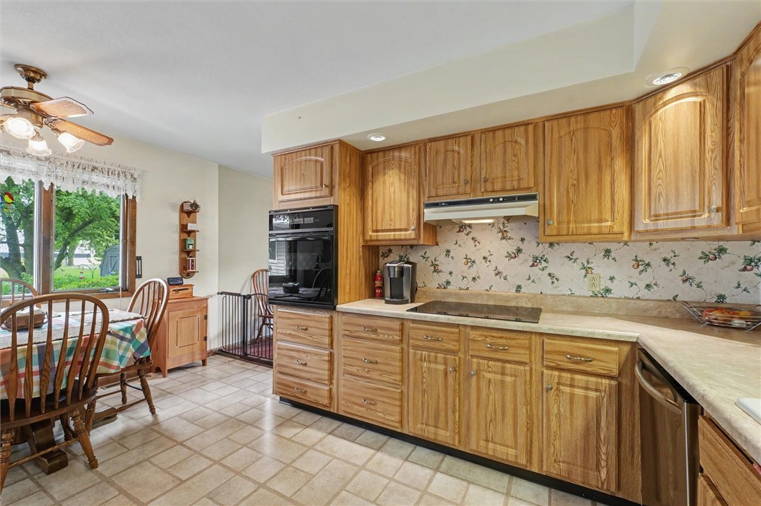 52 N County Road 3000 Property Photo 15
