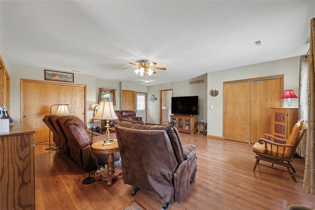 52 N County Road 3000 Property Photo 27