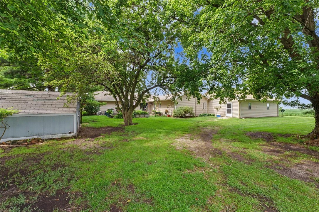 52 N County Road 3000 Property Photo 34