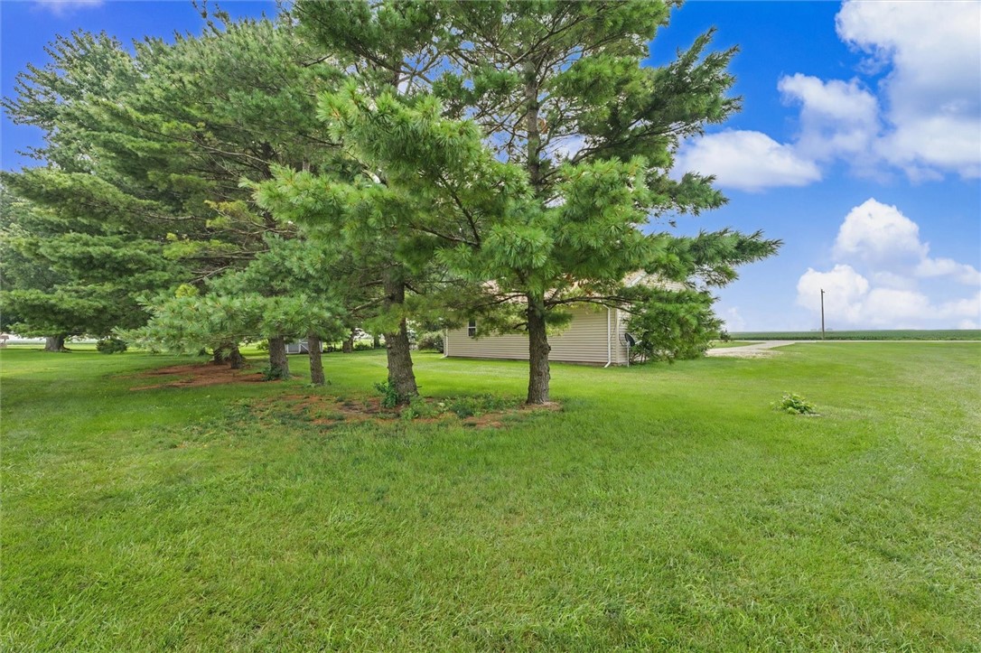 52 N County Road 3000 Property Photo 40