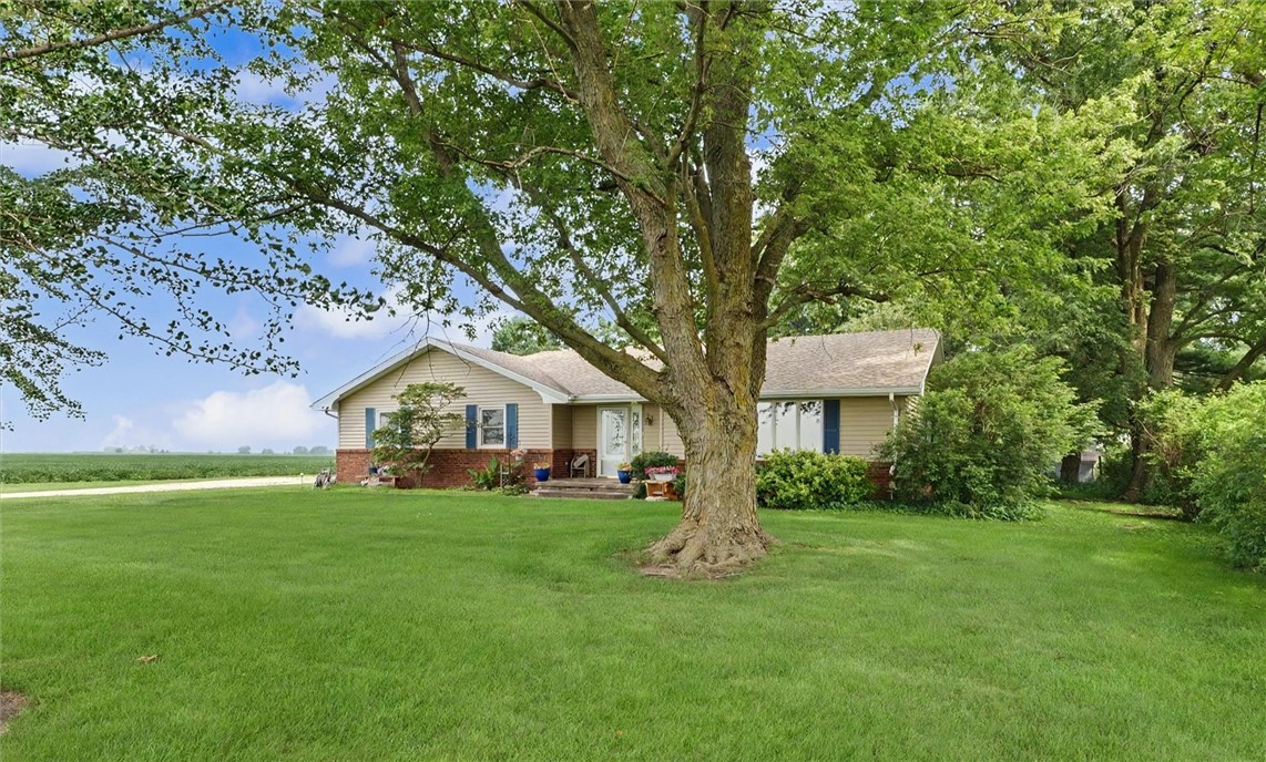 52 N County Road 3000 Property Photo 45
