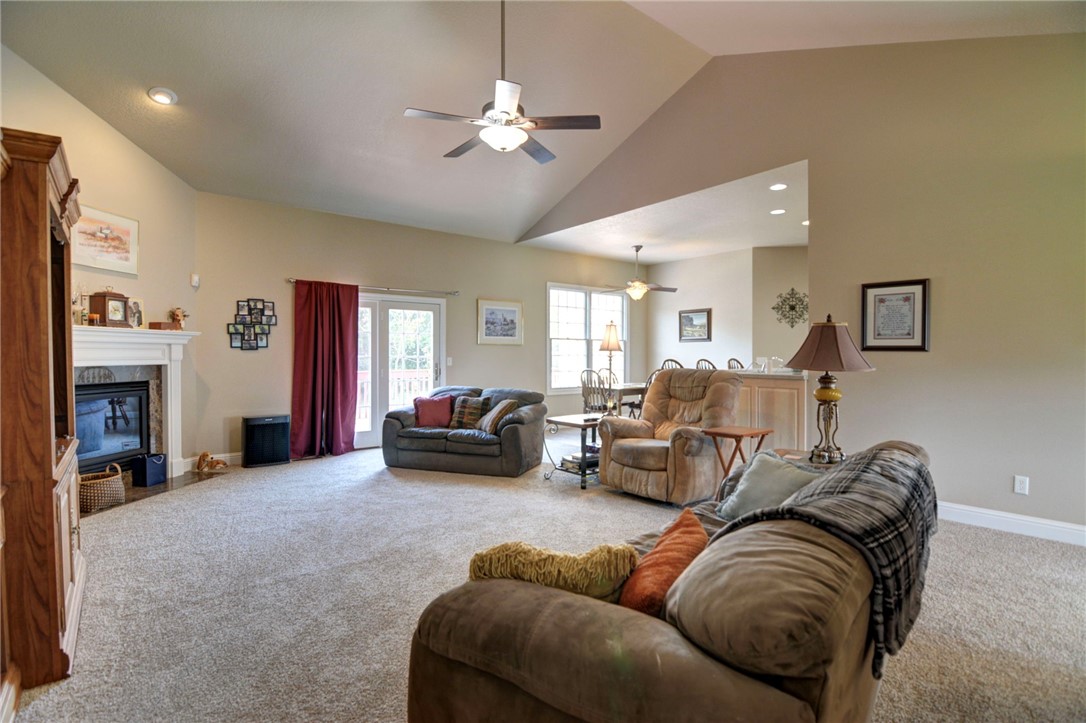 5425 River Bluff Court Property Photo 10